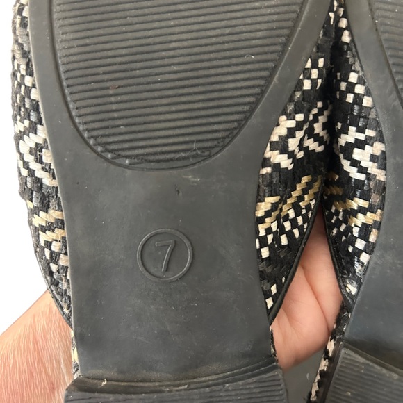 Universal Thread Goods Co Black White Slide Aztec Flats Pointed Toe Size 7 - Picture 12 of 12